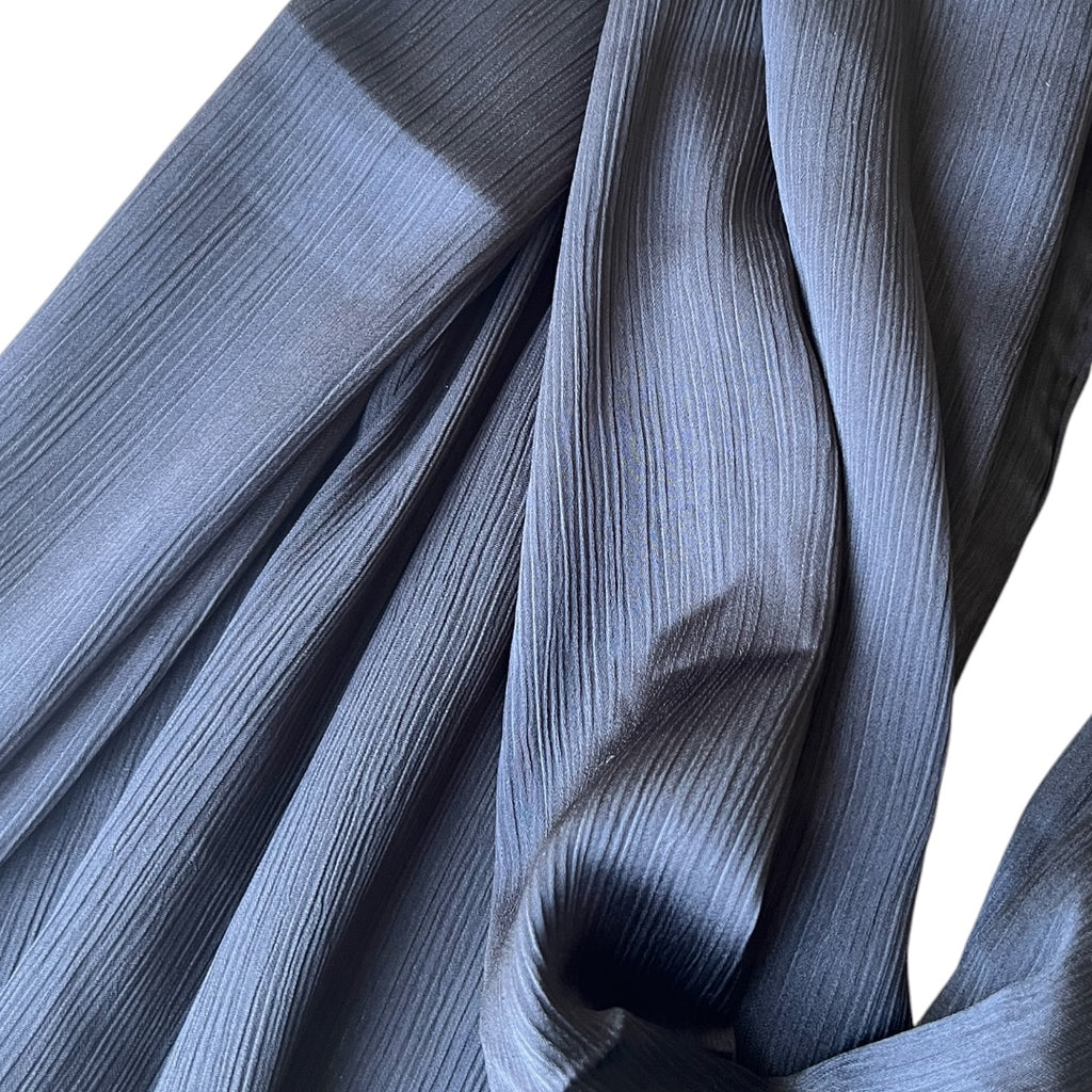 Linear Satin in Black
