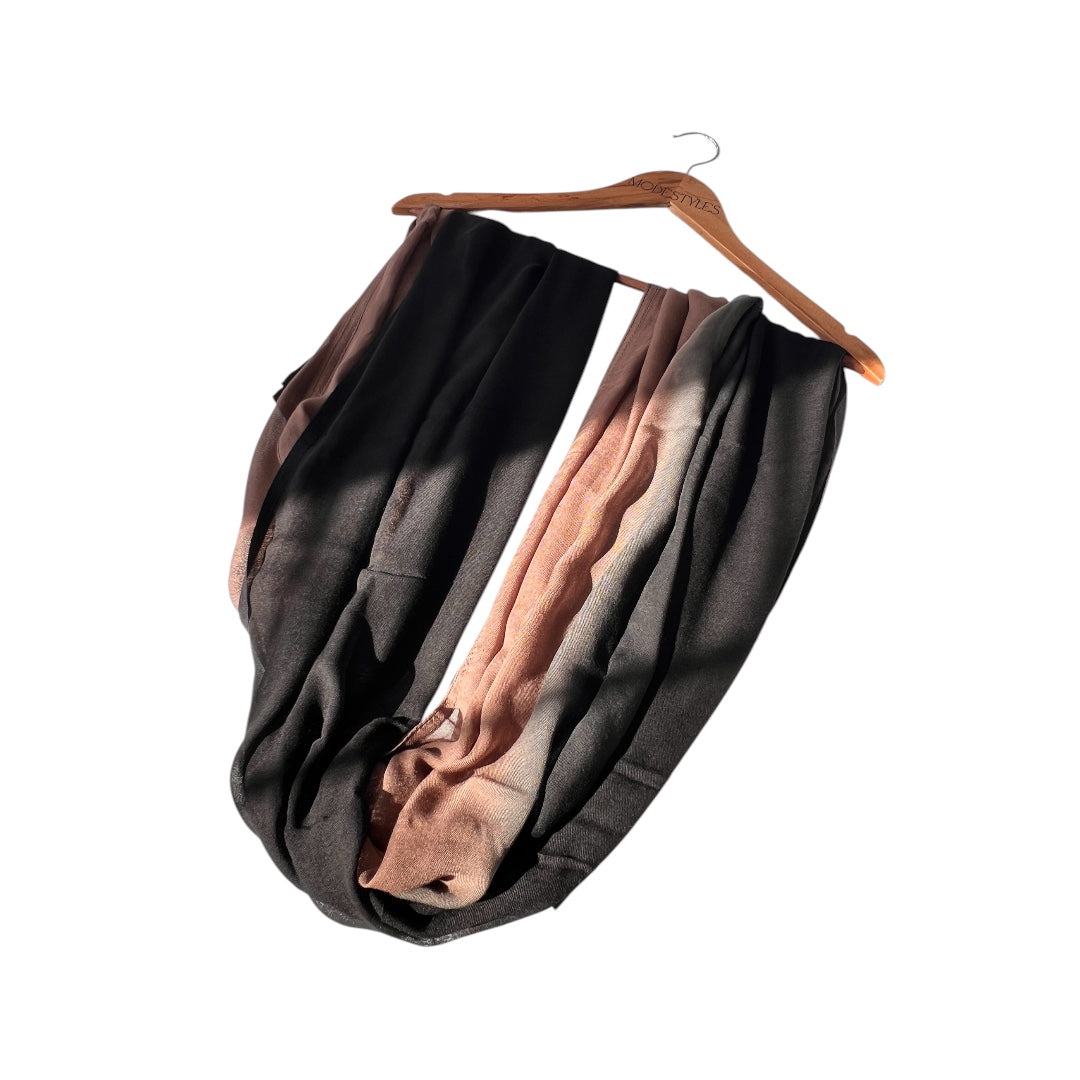 Aṭyāf in Taupe & Black